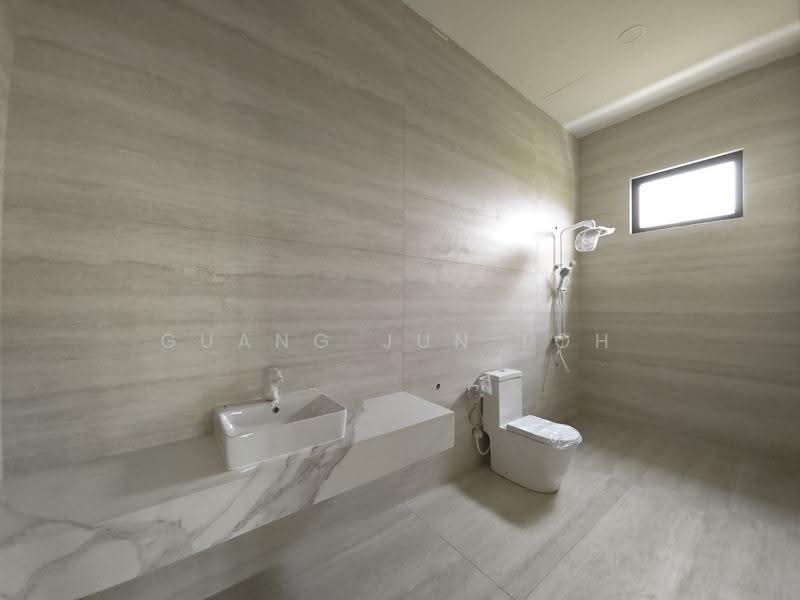 Bungalow House for Sale in Taman Ponderosa (Johor Bahru) - Guang Jun Loh - Bathroom - PropertyGuru.com.my