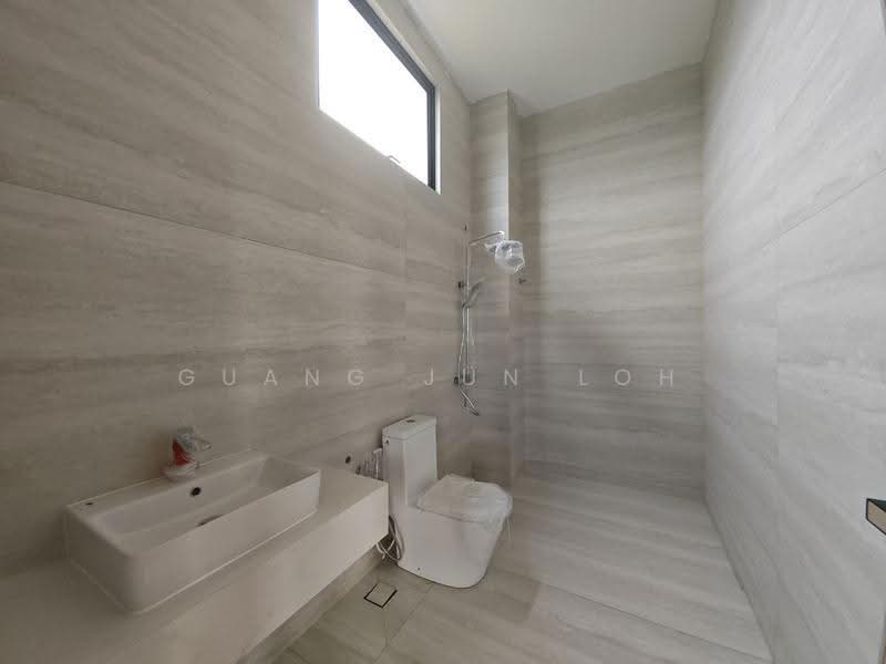 Bungalow House for Sale in Taman Ponderosa (Johor Bahru) - Guang Jun Loh - Bathroom - PropertyGuru.com.my