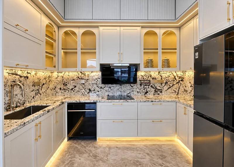 Rumah Banglo untuk Dijual di Eco Majestic (Semenyih) - Fazri . - Kitchen - PropertyGuru.com.my