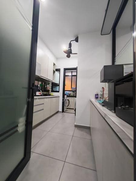 Service Residence for Sale at D'sands Residence - Hanson Lau - Kitchen - PropertyGuru.com.my