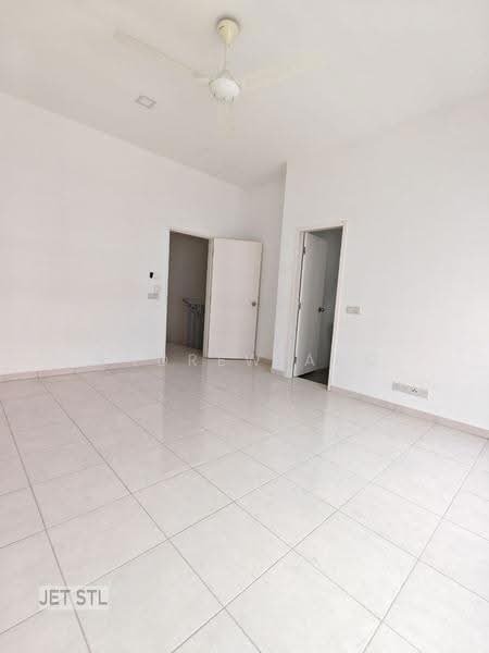 Rumah Teres 2-Tingkat untuk Disewa di Shah Alam (Selangor) - Andrew Ang - Living Room - PropertyGuru.com.my