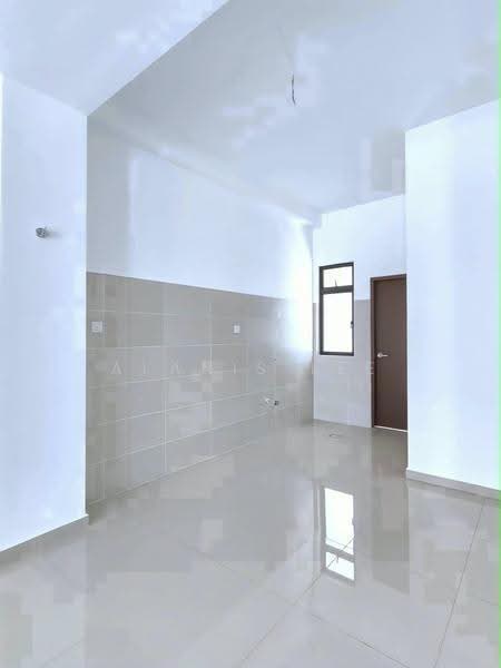 2-storey Terraced House for Sale in Bandar Dato Onn (Tebrau) - Alanis Lee - Kitchen - PropertyGuru.com.my