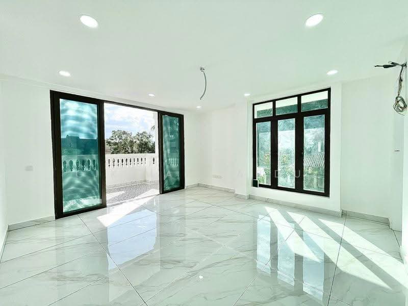 Rumah Banglo untuk Dijual di Setiawangsa (Kuala Lumpur) - Cik Maya Abdul - Balcony - PropertyGuru.com.my