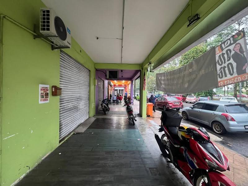 Shop for Rent in Seksyen 4 (Bangi) - Taufiq Azlan - Corridor - PropertyGuru.com.my