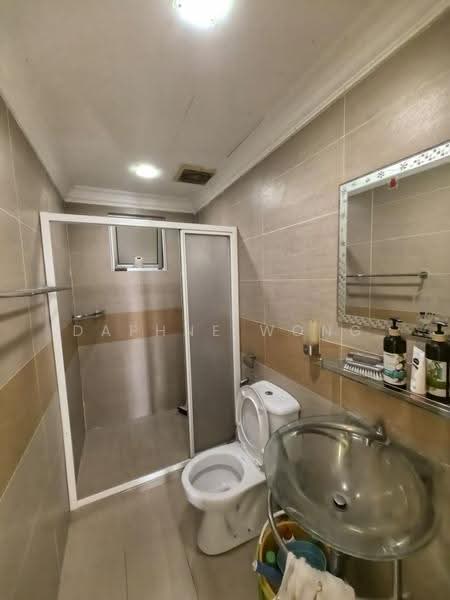 Kondominium untuk Dijual di Dynasty Garden Condominium - Daphne Wong - Bathroom - PropertyGuru.com.my