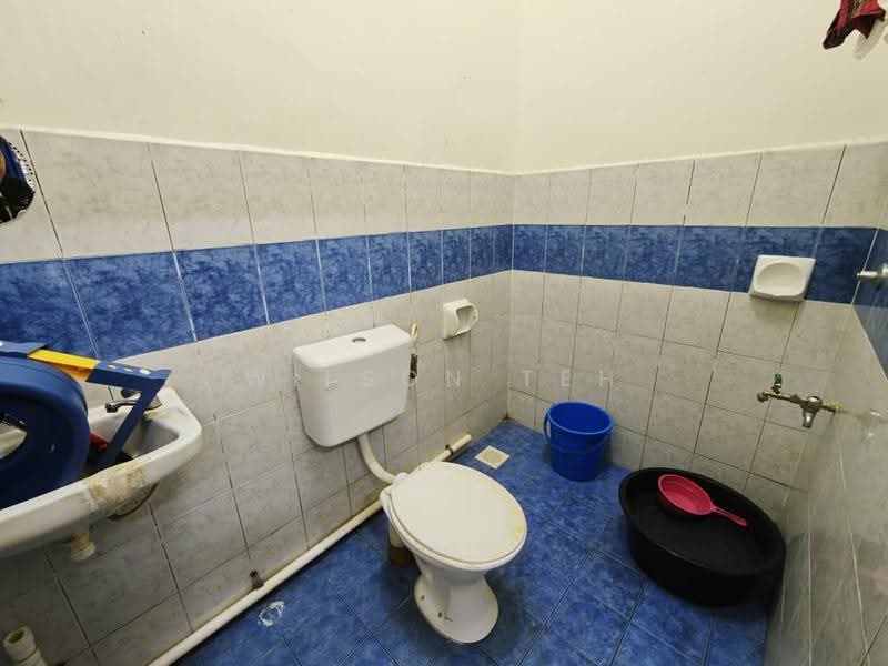 Rumah Teres 2-Tingkat untuk Dijual di Taman Pulai Jaya (Kulai) - Wilson Teh - Bathroom - PropertyGuru.com.my
