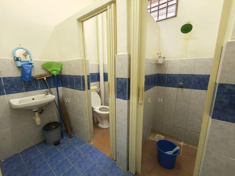 Rumah Teres 2-Tingkat untuk Dijual di Taman Pulai Jaya (Kulai) - Wilson Teh - Bathroom - PropertyGuru.com.my