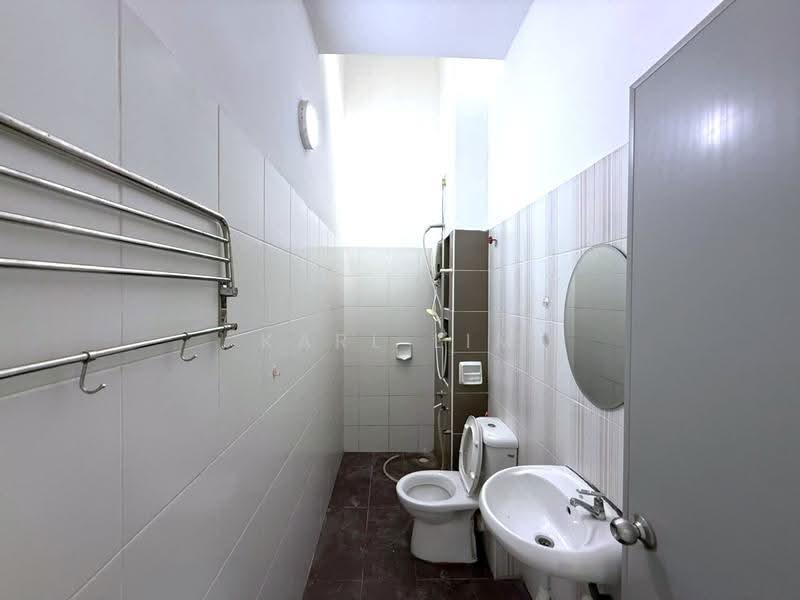 2-storey Terraced House for Sale in Gelang Patah (Johor) - Karl Lim - Bathroom - PropertyGuru.com.my
