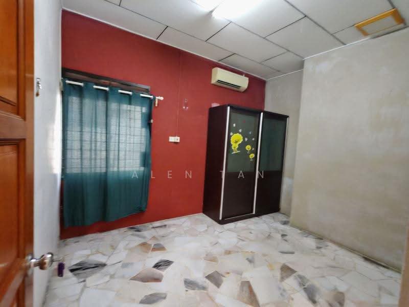 Rumah Teres 1-Tingkat untuk Dijual di Taman Skudai Baru (Skudai) - Alen Tan - Bedroom - PropertyGuru.com.my