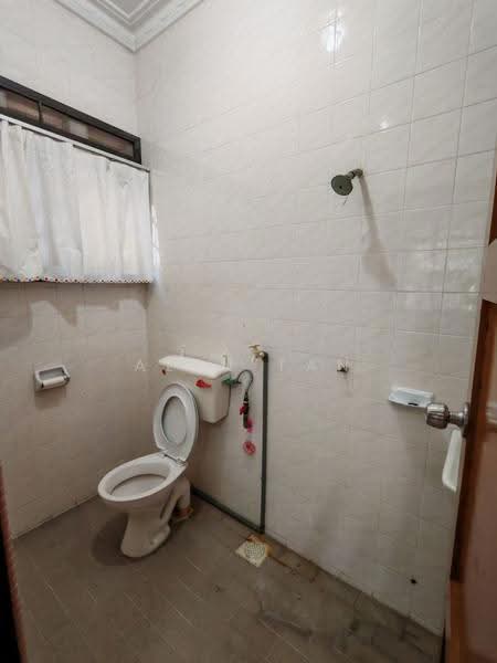 Rumah Teres 1-Tingkat untuk Dijual di Taman Skudai Baru (Skudai) - Alen Tan - Bathroom - PropertyGuru.com.my