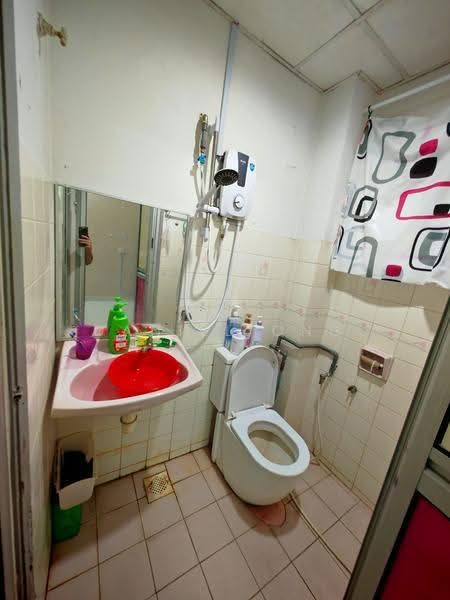 Rumah Teres 2-Tingkat untuk Dijual di BANDAR PUCHONG JAYA (Puchong) - Daniel Ong - Bathroom - PropertyGuru.com.my