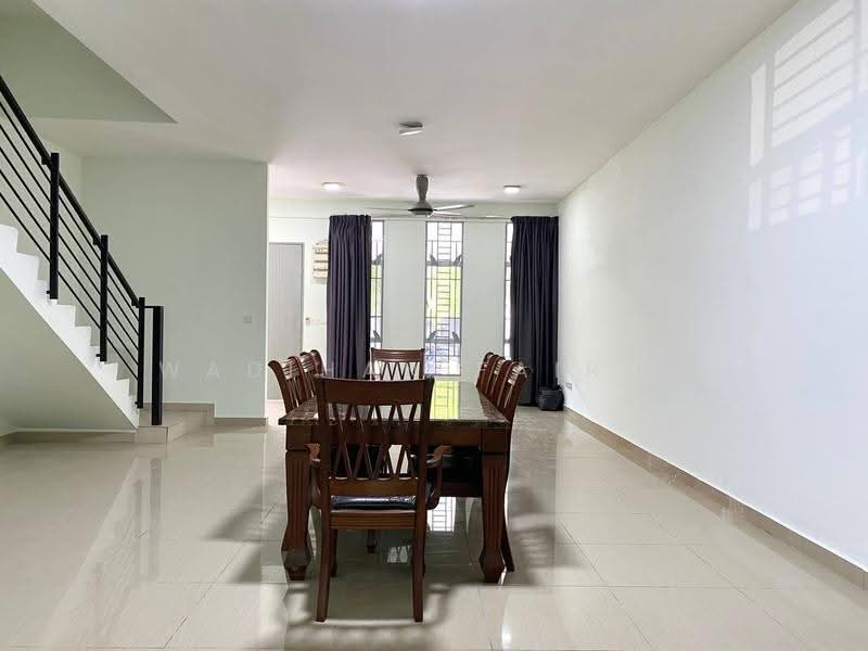 3-storey Terraced House for Sale in Kajang (Selangor) - Wadihan Fairuz - Dining Room - PropertyGuru.com.my