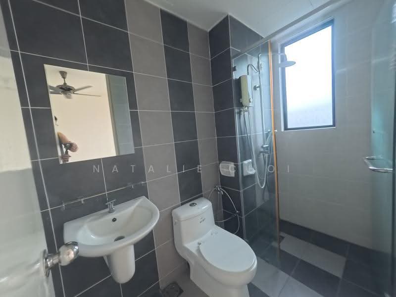 Kondominium untuk Dijual di Upper East @ Tiger Lane - Natalie Choi - Room 3 Bathroom - PropertyGuru.com.my