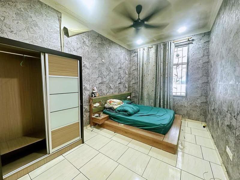 Rumah Teres 1-Tingkat untuk Disewa di Taman Setia Indah (Tebrau) - Alanis Lee - Bedroom - PropertyGuru.com.my