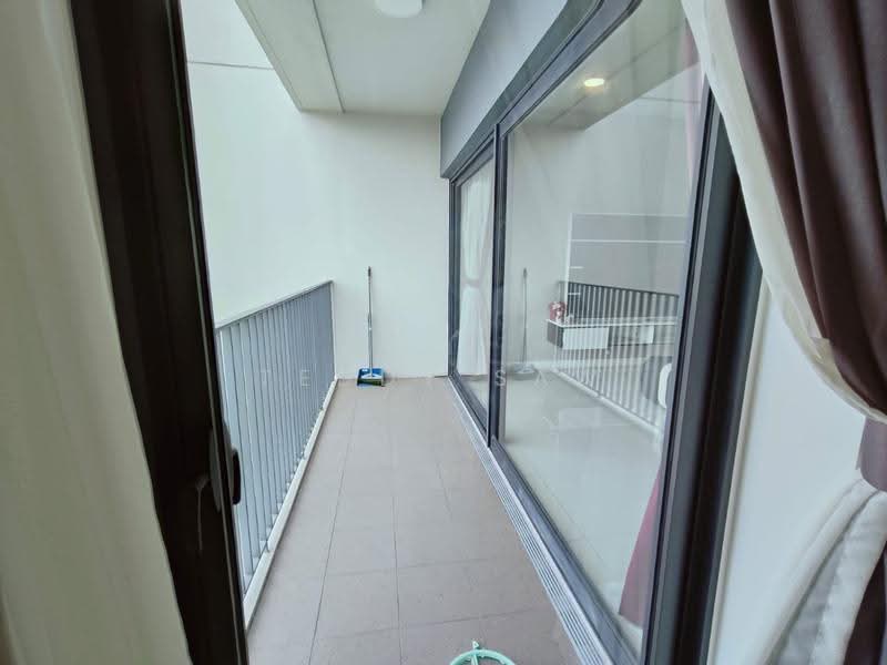 Kondominium untuk Disewa di Westside Three - Teddy Saw - Balcony - PropertyGuru.com.my