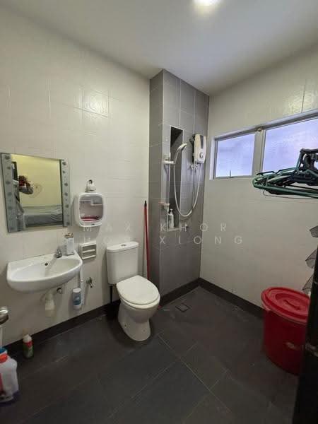 Semi-Detached House for Sale in Bandar Parklands (Klang) - Max Khor Phor xiong - Bathroom - PropertyGuru.com.my