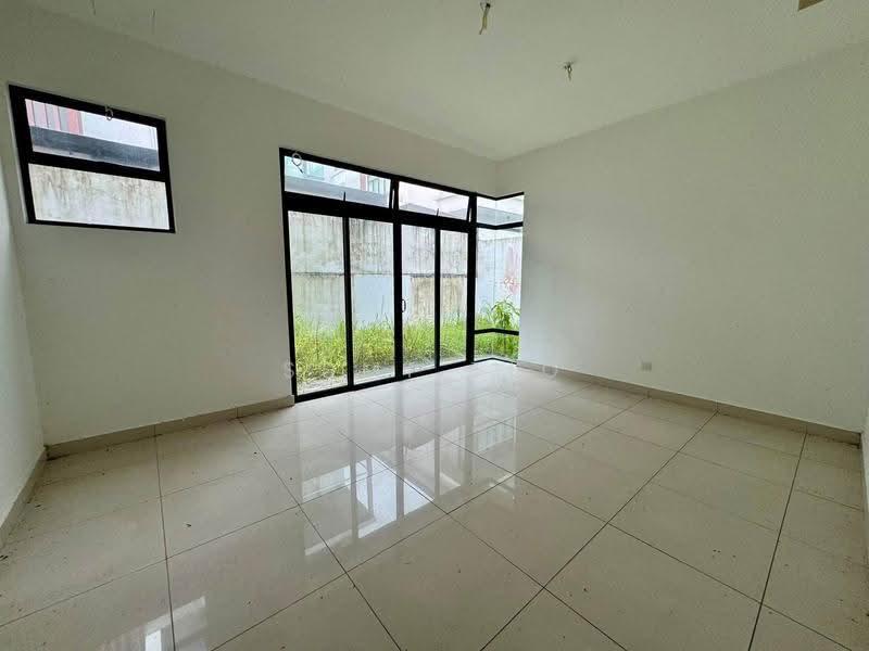 Semi-Detached House for Sale in Bandar Putra Kulai (Kulai) - Sumi Tio - Living Room - PropertyGuru.com.my