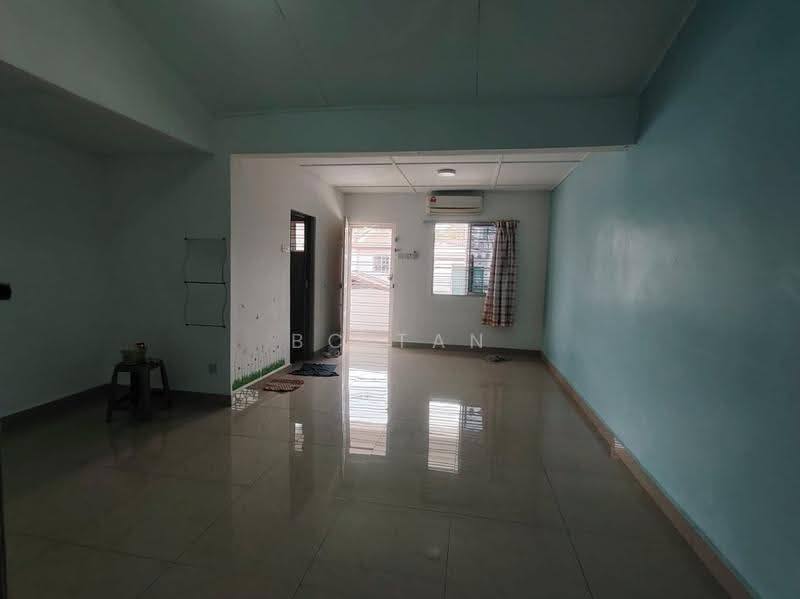 Rumah Teres 2-Tingkat untuk Dijual di Bandar Menjalara (Kuala Lumpur) - BC TAN - Living Room - PropertyGuru.com.my