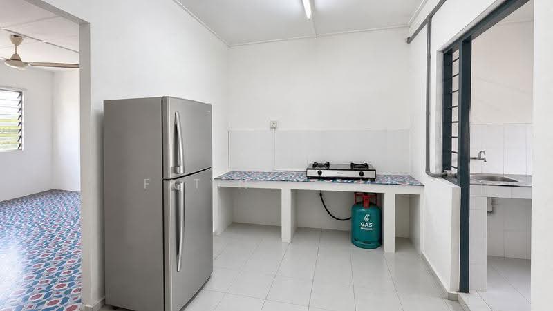 Rumah Flat untuk Dijual di Pangsapuri PKNS - Fatin Azemi - Kitchen - PropertyGuru.com.my