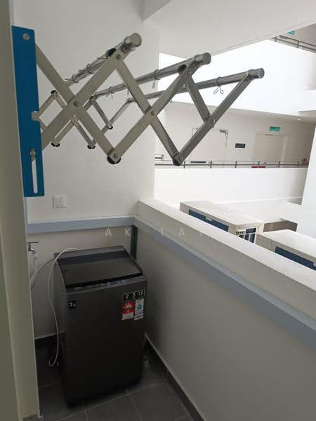 Kediaman Servis untuk Disewa di MKH Boulevard II - AK TAY - Balcony - PropertyGuru.com.my