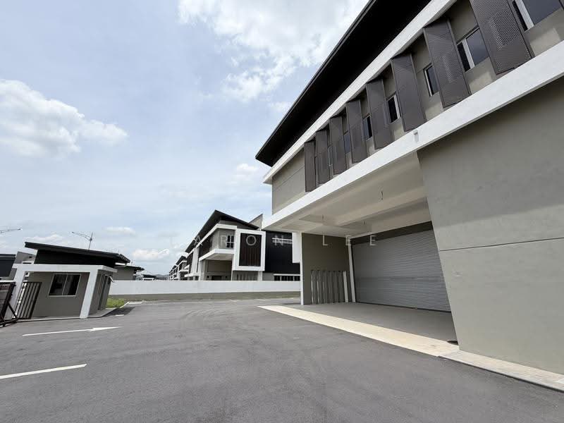 Kilang Berkembar untuk Disewa di Bandar Serenia (Dengkil) - Earon Lee - Exterior - PropertyGuru.com.my