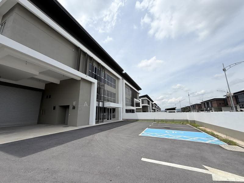 Kilang Berkembar untuk Disewa di Bandar Serenia (Dengkil) - Earon Lee - Exterior - PropertyGuru.com.my