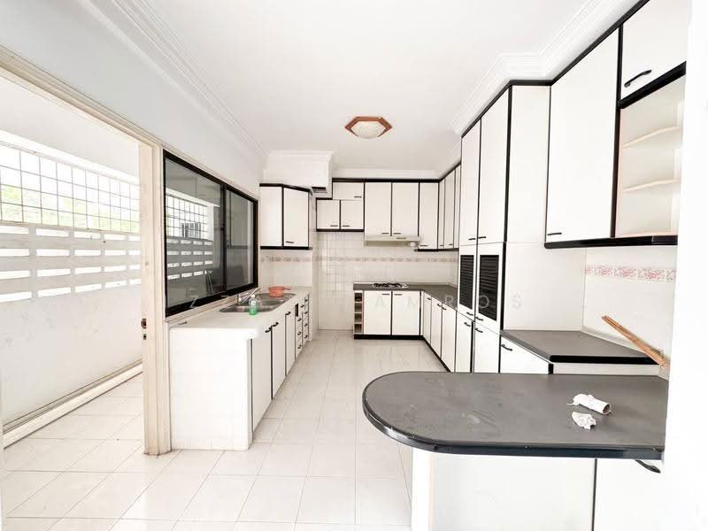 Condominium for Sale at Menara Impian - Izzat Zamros - Kitchen - PropertyGuru.com.my