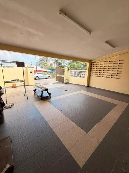 Rumah Teres 1-Tingkat untuk Dijual di Johor Bahru (Johor) - Jeff Ang - Car Park - PropertyGuru.com.my