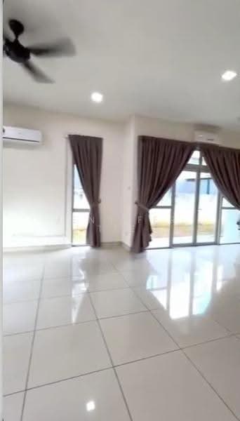 Rumah Berkembar untuk Dijual di Areca Rimbunan (Kepong) - Jennifer Tee - Living Room - PropertyGuru.com.my