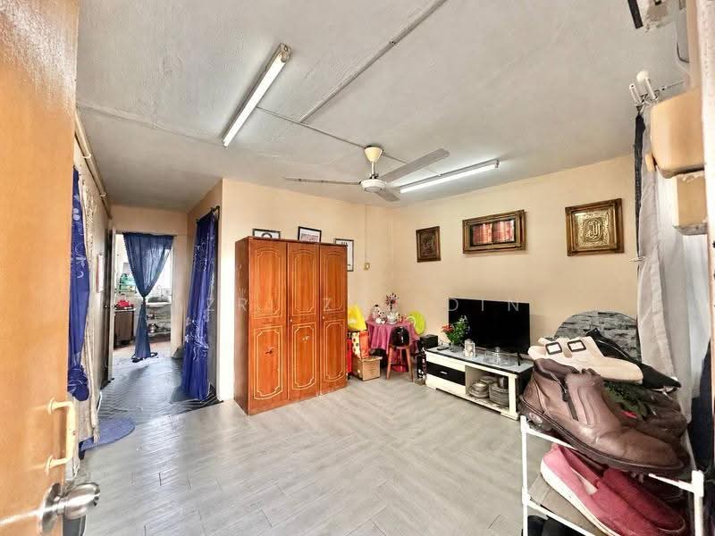Rumah Flat untuk Dijual di Kondo Rakyat - Azri Zabidin - Living Room - PropertyGuru.com.my