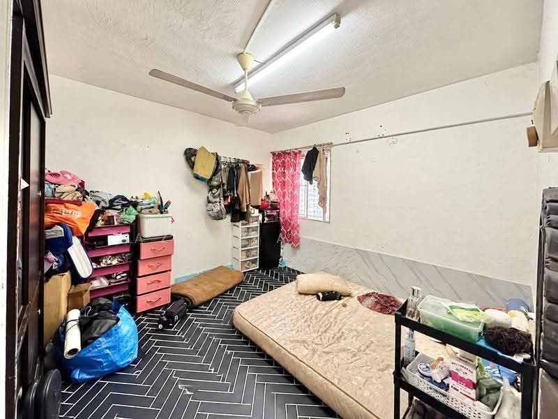 Rumah Flat untuk Dijual di Kondo Rakyat - Azri Zabidin - Bedroom - PropertyGuru.com.my