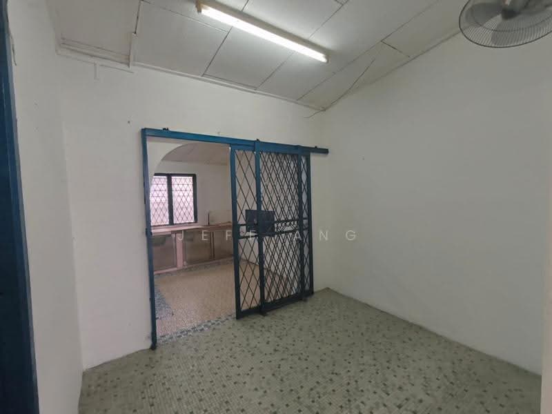 Rumah Teres 1-Tingkat untuk Dijual di Taman Abad (Johor Bahru) - Jeff Ang - Kitchen - PropertyGuru.com.my