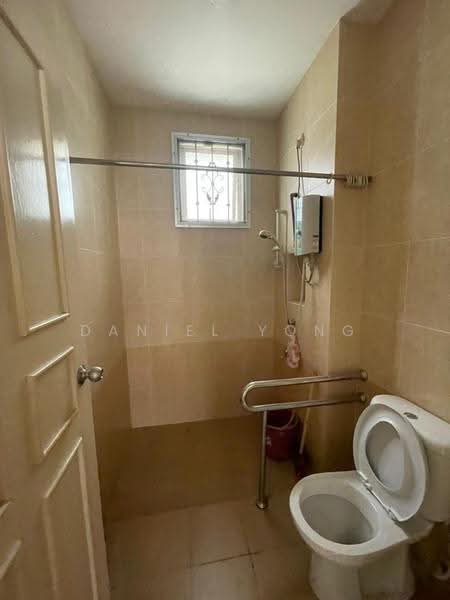 Semi-Detached House for Sale in Taman Mount Austin (Tebrau) - Daniel Yong - Bathroom - PropertyGuru.com.my