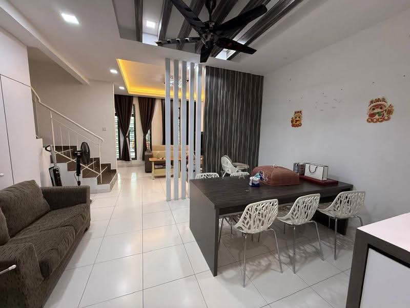 Rumah Teres 2-Tingkat untuk Dijual di Taman Pulai Hijauan (Skudai) - Alen Tan - Living Room - PropertyGuru.com.my