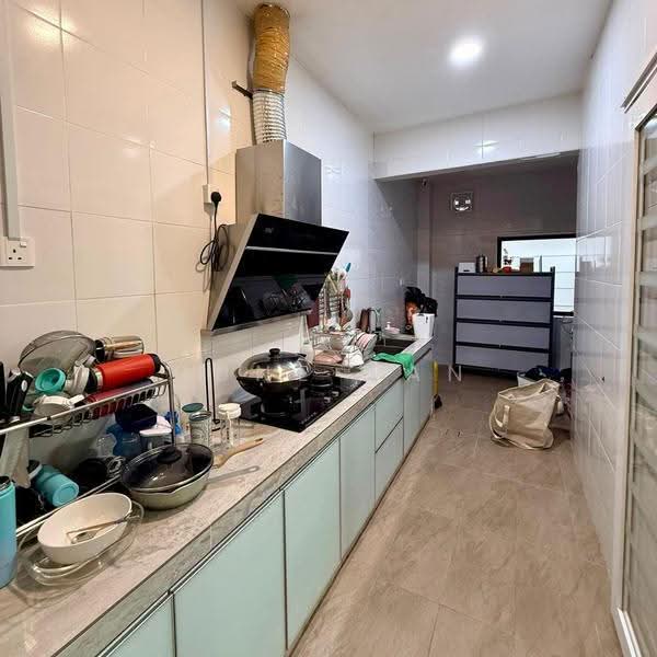 Rumah Kluster untuk Dijual di Setia Tropika (Johor Bahru) - June Tan - Kitchen - PropertyGuru.com.my