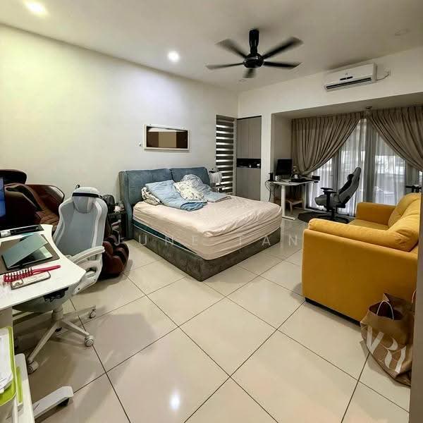 Rumah Kluster untuk Dijual di Setia Tropika (Johor Bahru) - June Tan - Bedroom - PropertyGuru.com.my