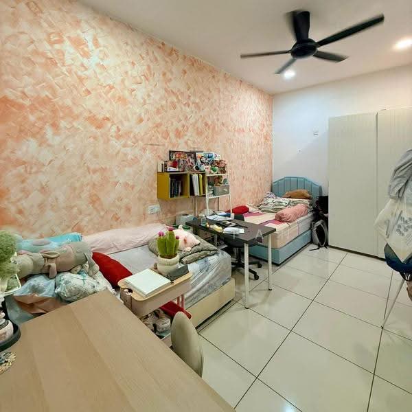 Rumah Kluster untuk Dijual di Setia Tropika (Johor Bahru) - June Tan - Bedroom - PropertyGuru.com.my