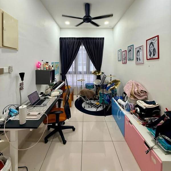 Rumah Kluster untuk Dijual di Setia Tropika (Johor Bahru) - June Tan - Study - PropertyGuru.com.my