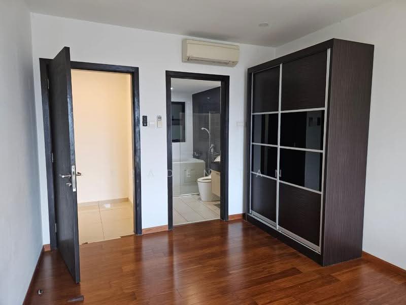 Pangsapuri untuk Disewa di Molek Pine 4 - Braden Tan - Bathroom - PropertyGuru.com.my