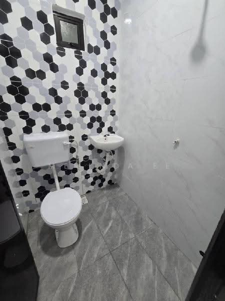 1-storey Terraced House for Sale in Bandar Putra Kulai (Kulai) - Melinda Ee - Bathroom - PropertyGuru.com.my