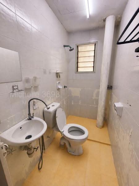 Pangsapuri untuk Disewa di Kemuning Aman - Michelle Lee - Bathroom - PropertyGuru.com.my