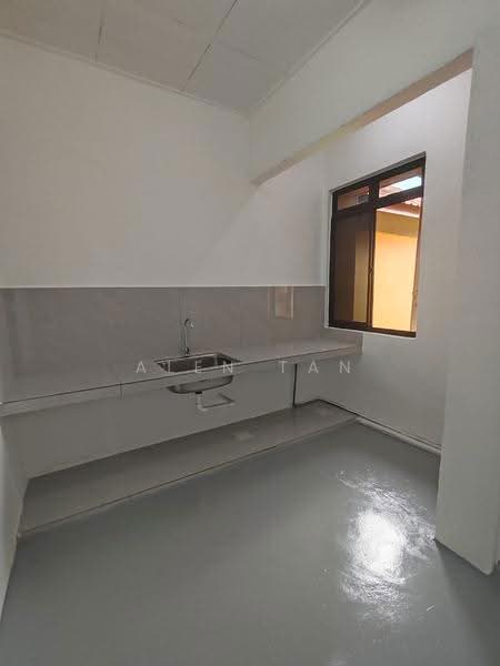 Flat for Sale at Pangsapuri Jentayu @ Kangkar Pulai - Alen Tan - Kitchen - PropertyGuru.com.my
