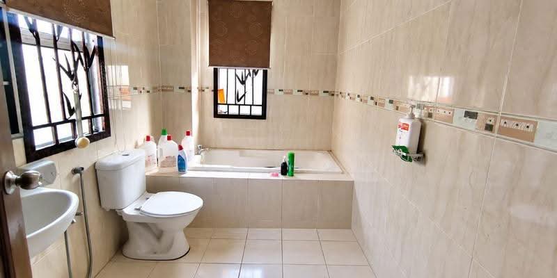 Semi-Detached House for Rent in Balakong (Cheras) - CK Law - Bathroom - PropertyGuru.com.my