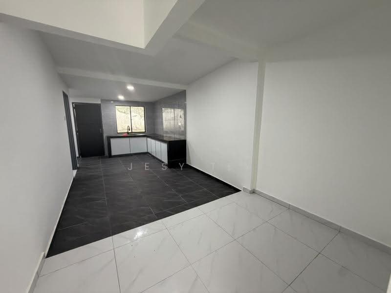 1-storey Terraced House for Sale in Taman Abad (Johor Bahru) - Jesy Tey - Kitchen - PropertyGuru.com.my