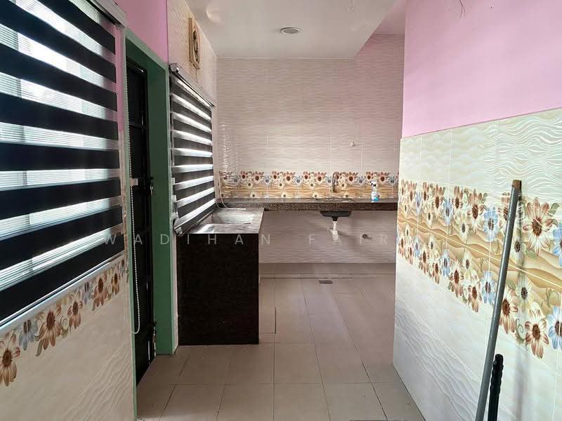 2-storey Terraced House for Sale in Kuala Selangor (Selangor) - Wadihan Fairuz - Kitchen - PropertyGuru.com.my