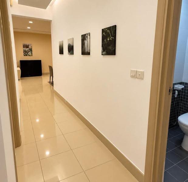 Kondominium untuk Disewa di Surian Condominium - Eva Yap - Corridor - PropertyGuru.com.my