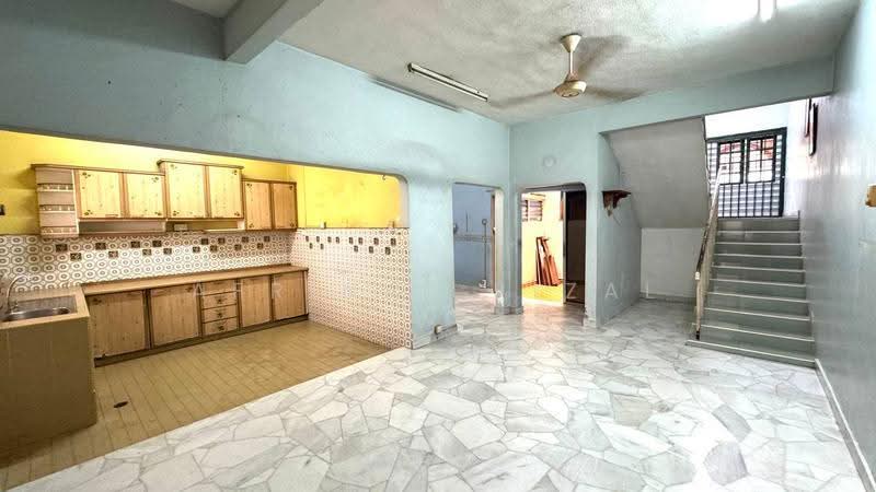 Rumah Teres 2.5-Tingkat untuk Dijual di Seksyen 11 (Shah Alam) - Afrinal Rizal - Kitchen - PropertyGuru.com.my