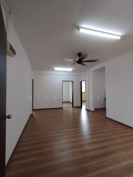 Flat for Rent at Taman Mount Austin - Alanis Lee - Living Room - PropertyGuru.com.my