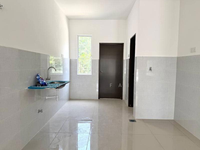 2-storey Terraced House for Sale in Klang (Selangor) - Wadihan Fairuz - Kitchen - PropertyGuru.com.my