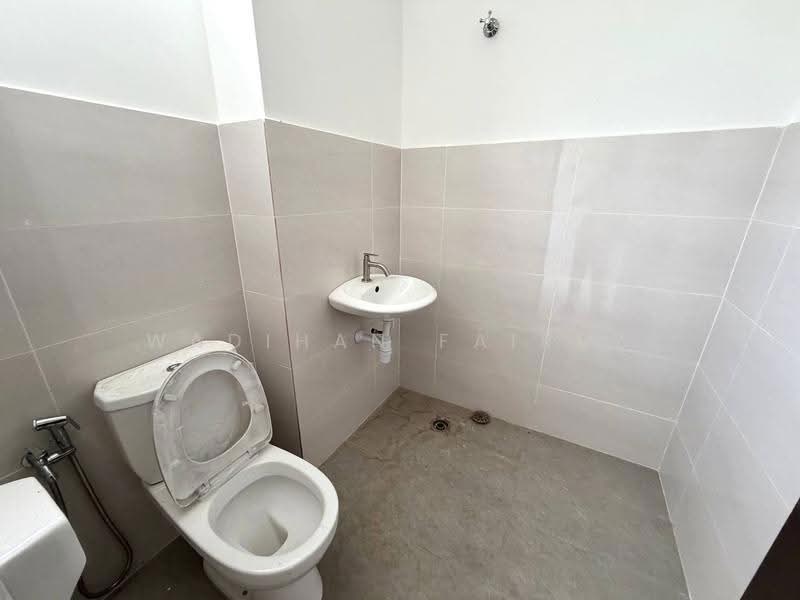 2-storey Terraced House for Sale in Klang (Selangor) - Wadihan Fairuz - Bathroom - PropertyGuru.com.my